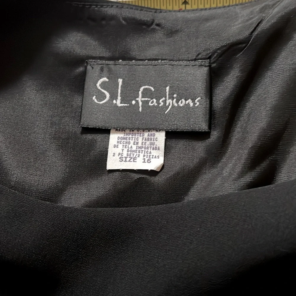 S.L. Fashion Black 2 Tiered Flutter Short Sleeve Top Size 16 NWT